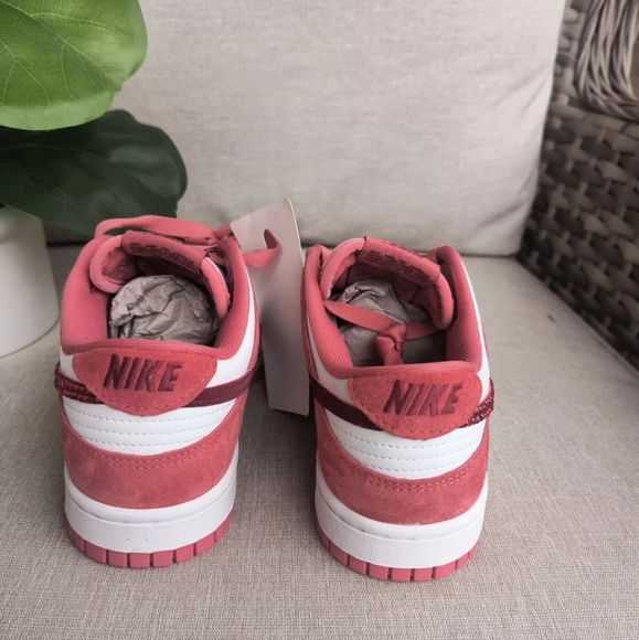 Bling Nike Dunk Low Valentines Day 2024 Pink Sneakers custom with Red Crystals - Picture 9 of 10